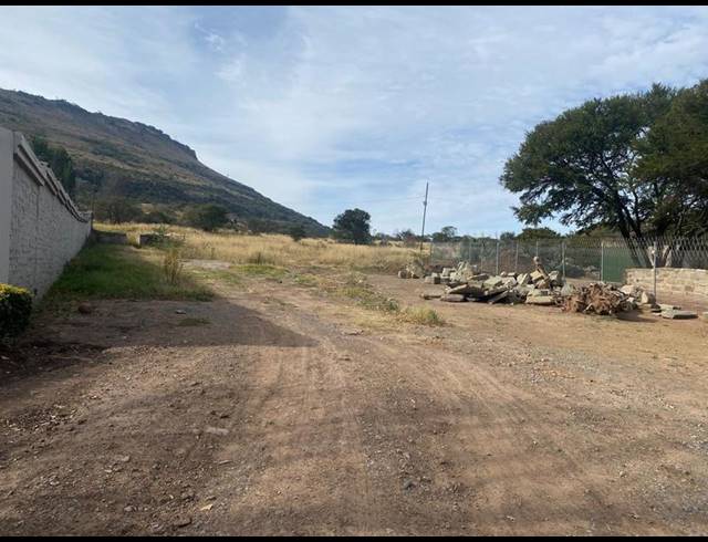 LAND FOR SALE IN BALMORAL